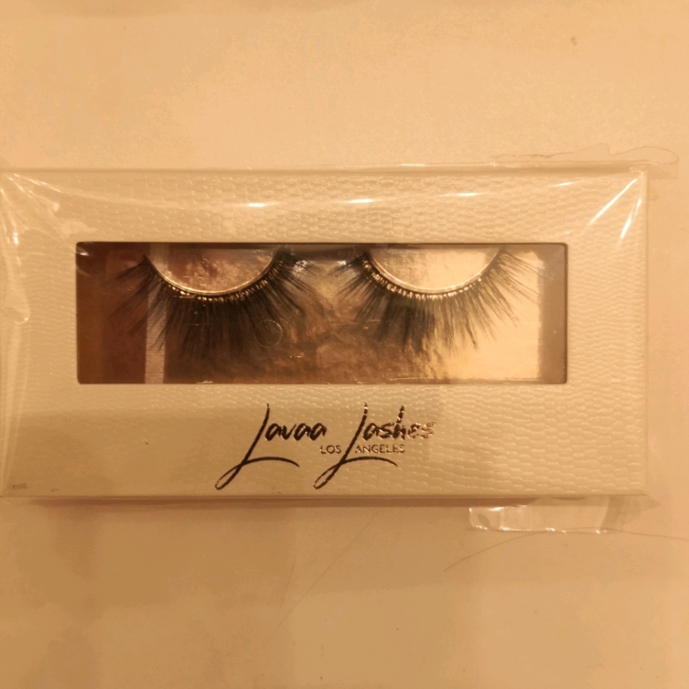 Lavaa Lashes